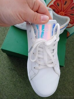 Dámske biele tenisky zn. LACOSTE s holografickým ozdobením - 5