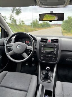 Parádny Volkswagen Golf 5 1.4 55kw - 5