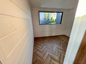 Tiny house skladom - dostupný hned, rozmer 8x3 - 5