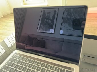 Macbook Pro 13” 2019 Touch bar, 512GB SSD, 8GB RAM, i5 - 5