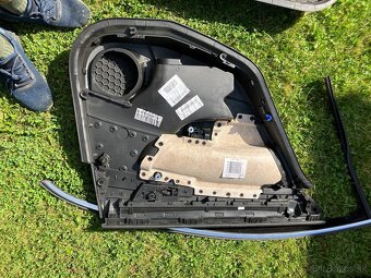 Opel Insignia dvere p/zadne, p/predne+sklo, roleta kufor - 5