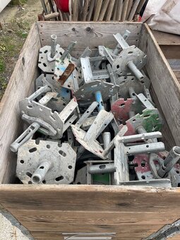 Predám stavebné stojky a hlavice - 5