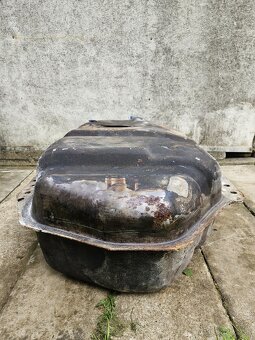 Nádrž nissan patrol - 5