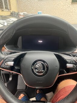 Skoda superb scout - 5