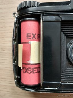 stary fotoaparat s filmom,stativ 20eur - 5