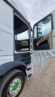 Mercedes Benz Actros - 5