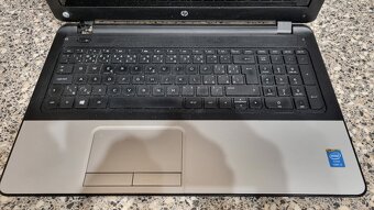 Predam funkcny HP laptop 8GBRAM/SSD na opravu/nahradne diely - 5