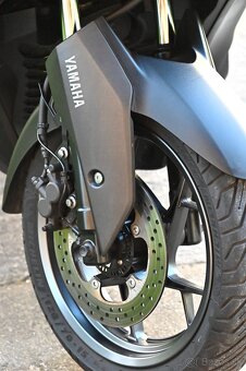 Yamaha xmax300 - 5