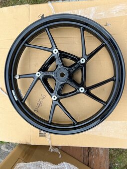 REZERVOVANE Predám nové kolesá na R1200GS 17'', originál - 5