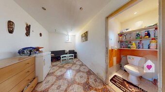 Dva rodinné domy na pozemku o rozlohe 557 m2 s garážou, SENI - 5