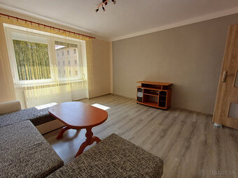 2-Izbovy byt v Komarne na prenajom. - 5