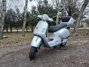 Piaggio Vespa GTS 250 - 5