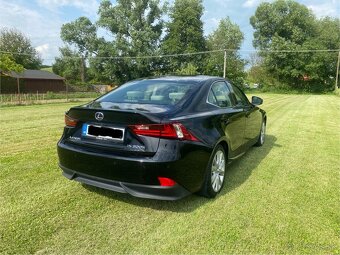 Lexus IS300h - 5