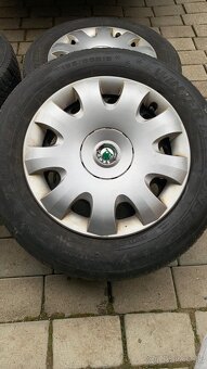 Predám kolesá 195/65 R15 spolu s krytmi - 5
