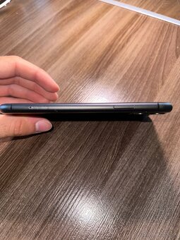 iPhone 11 - skvelý stav - 5