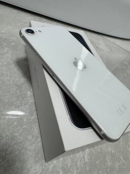 Iphone SE2020 64Gb biely - 5