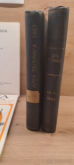 Väčšie množstvo rôznych kníh 2 - 5