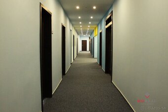 Kancelária 17m2, umývadlo, klíma, pláv. podlaha, zač. Petrža - 5