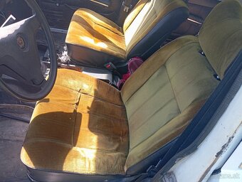 Predám sedačky volha 24 10 sedan - 5