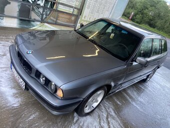 BMW E34 528i Touring - 5