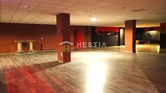 Veľký komerčný priestor 292 m2 priamo v centre mesta - 5