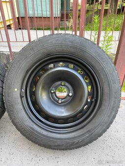 Predám sadu zimných pneumatík 195/65 Renault 4/100 R15 - 5