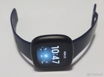 Smarthodinky Fitbit Versa 3 - znížená cena - 5