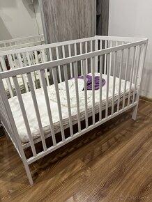 Dětská postýlka s matrací a prostěradly - 5