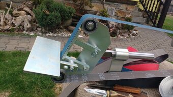 Pásová bruska na noze - 5