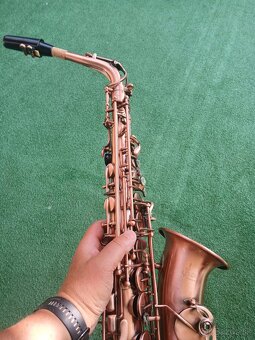 Predám NOVÝ PEKNÝ- alt saxofón SLADE-USA - 5