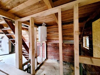 Exluzívne na predaj pozemkom s útulnou chatou , 671m2 - 5