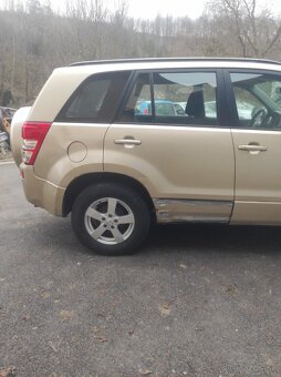 Suzuki Grand Vitara 2.0 4x4 benzín Zlatá metal - 5