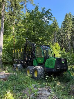 Predám vyvážačku John Deere 1210e - 5