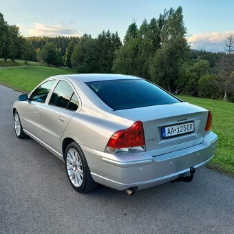 VOLVO S60 2.4 D MOMENTUM - 5