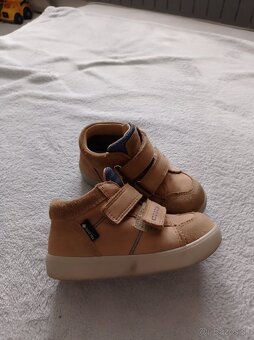 Jesenné vyššie topanky č.22 - 5