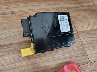 PODVOLANTOVA RIADIACA JEDNOTKA multifunkcny volant tempomat - 5