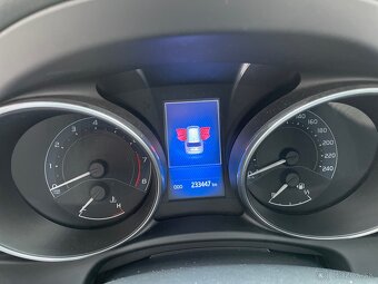 Toyota Auris 1.6i, automat, combi 235000 - 5