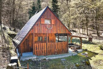 Priamo pri lese zrekonštruovaná chata s výnimočným výhľadom - 5
