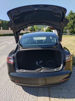 Tesla model 3 - 5