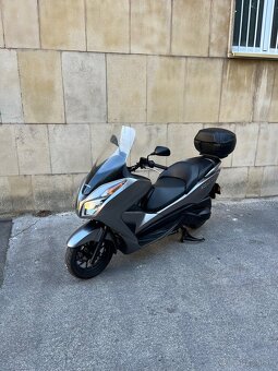 Predam skuter Honda Forza 300 - 5