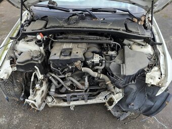 BMW 116i e 81 náhradní díly z vozu . - 5