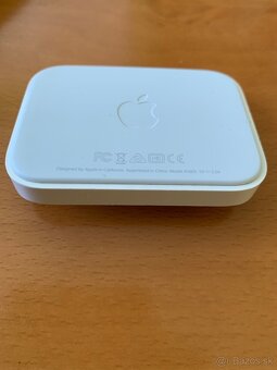 Apple lightning dock - model A1605 - original - 5