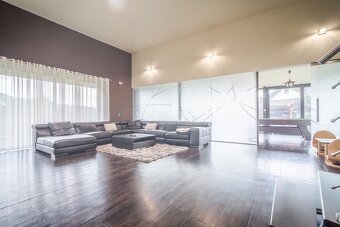 TOP ponuka: Priestranný dom s pozemkom za skvelú cenu - 5