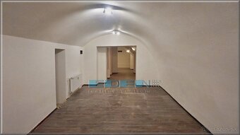 Prenájom komerčných priestorov 226 m2 - 5