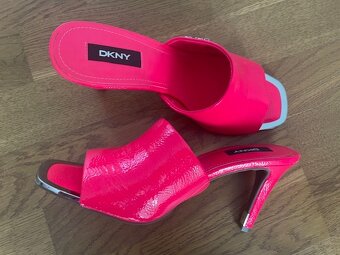 DKNY Šlapky nové - 5