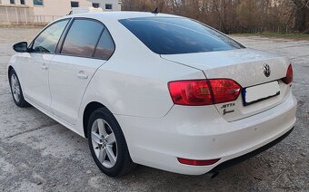 VOLKSWAGEN JETTA 1,6TDI - 5
