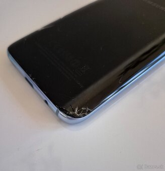 Predám Samsung Galaxy S8 čierny s ochranným krytom - 5