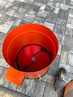 Elektricky Mlyncek/drvic na ovocie/zeleninu, jablka, hrušky - 5