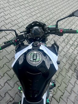 Kawasaki Z900 - 5