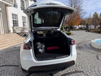 Predám Tesla Model Y Dual motor Long range Zaruka - 5